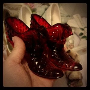 Fenton Knob Cat Glass Shoes